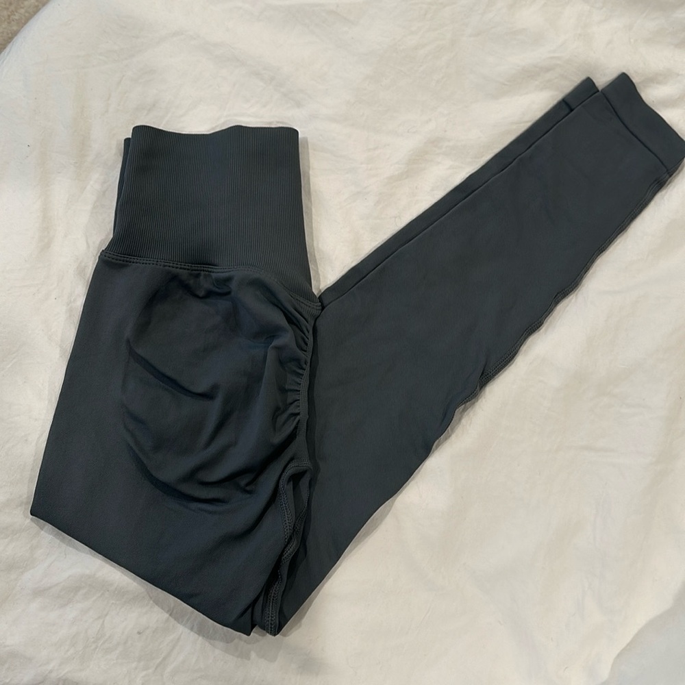Scrunch butt workout leggings